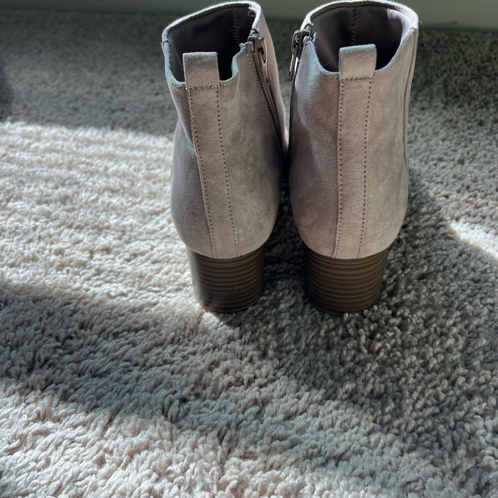 Old Navy Gray Ankle Booties with Minimalist Design - Picture 3 of 4